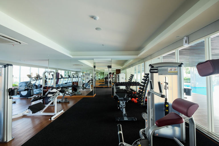 Fitness facility, Comfy And Spacious 2Br At Menteng Park Apartment, Jakarta Utara