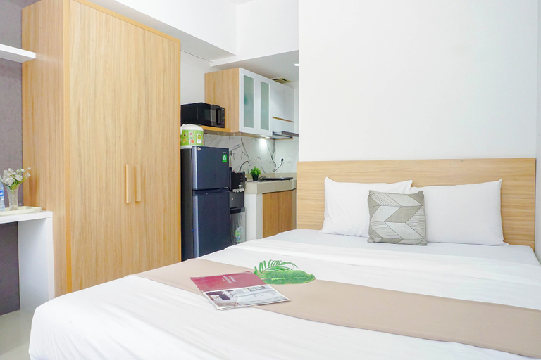 Room 2, Cozy White Studio At Vasanta Innopark Apartment, Cikarang