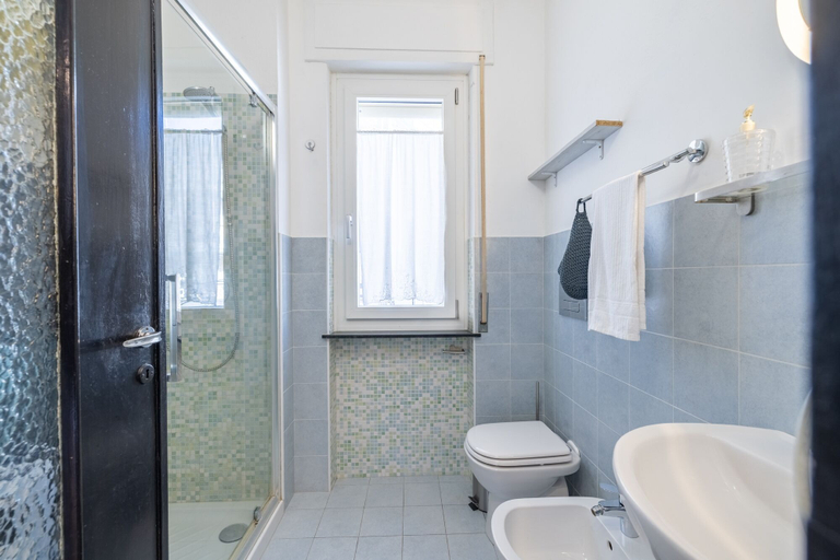 Bathroom 4, Casa del Sole by Wonderful Italy, Imperia