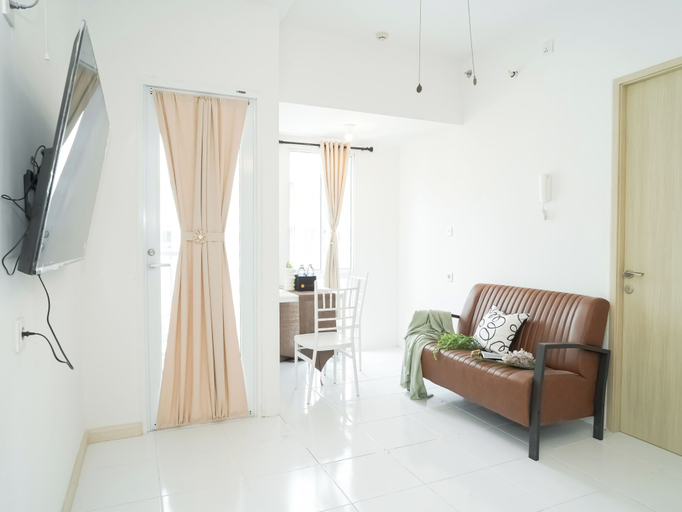 Interior 2, Calm And Restful 1Br At Apartment Tokyo Riverside Pik 2, Tangerang