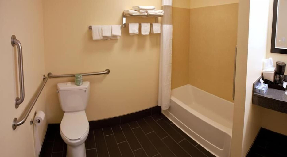 Bathroom 4, Comfort Inn BallardRoosevelt, Uintah