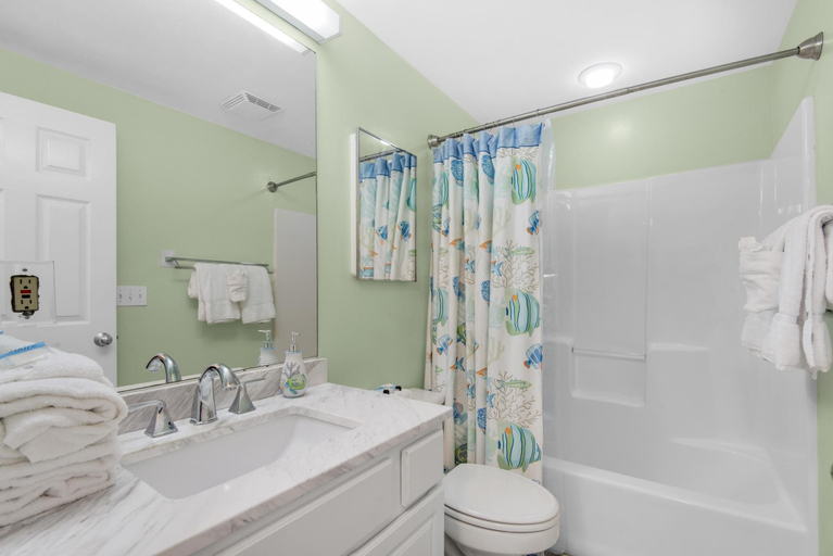 Bathroom 5, South Harbour 4E, Escambia