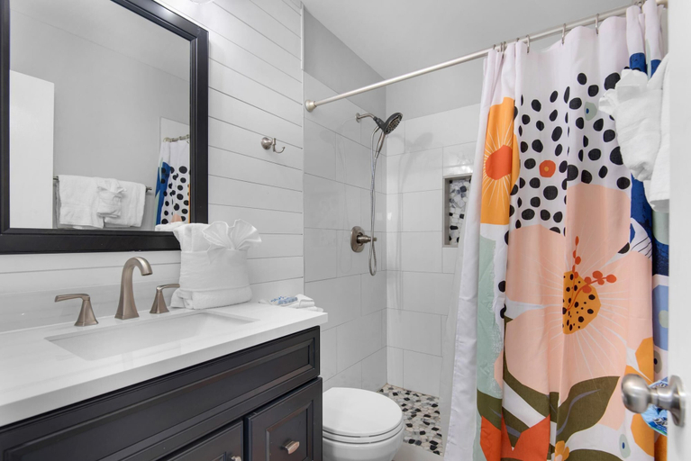 Bathroom 3, Breezy on the Bay, Santa Rosa