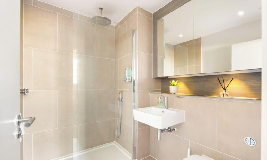 Others 5, 5 Mins Walk to Battersea Park Battersea Retreat, London