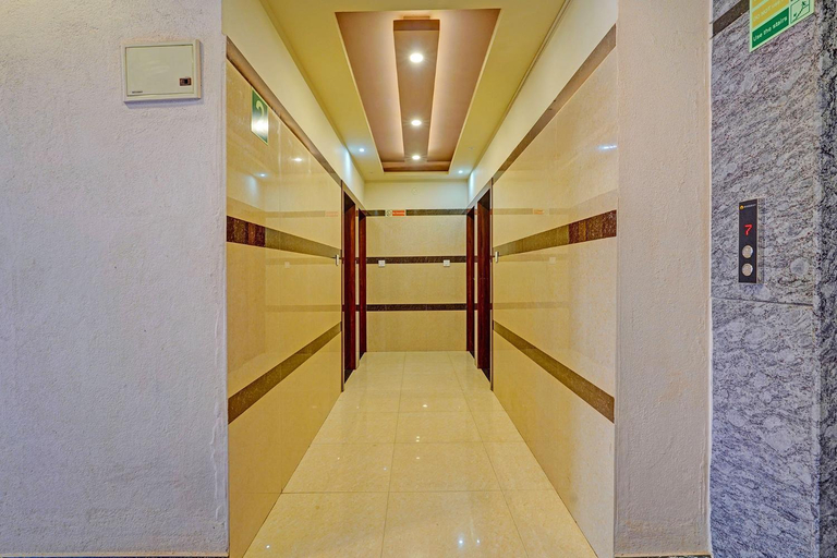 Public Area 2, FabHotel Royal Blue Meridian Inn - Jalahalli West, Bangalore