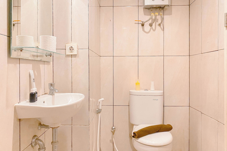 Interior 2, Good Place And Homey Studio At Grand Kamala Lagoon Apartment, Bekasi
