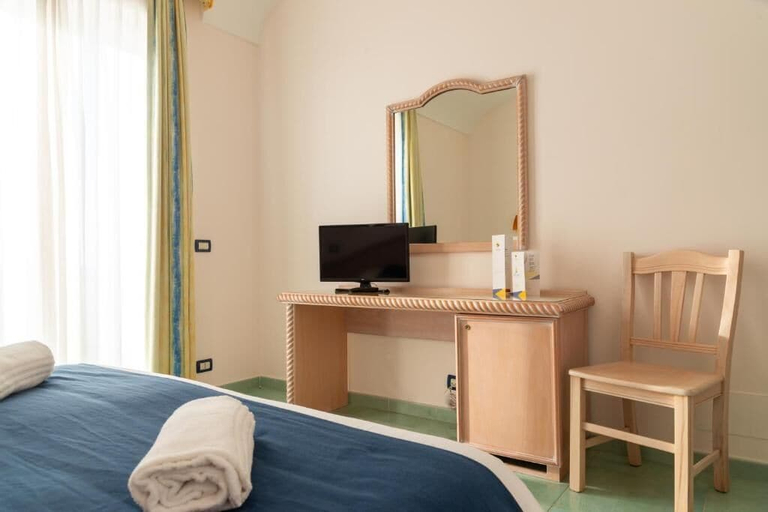 Bedroom 5, Hotel Albatros, Napoli