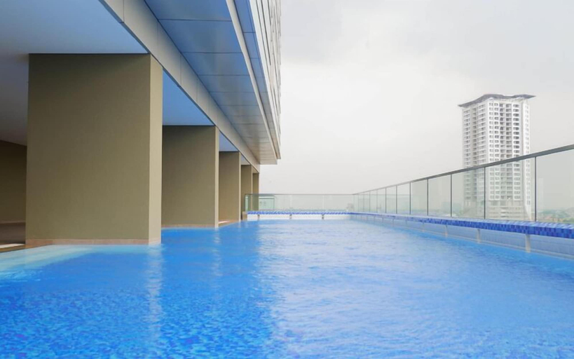 Pool, Spacious 1Br With City View At Praxis Apartment, Surabaya