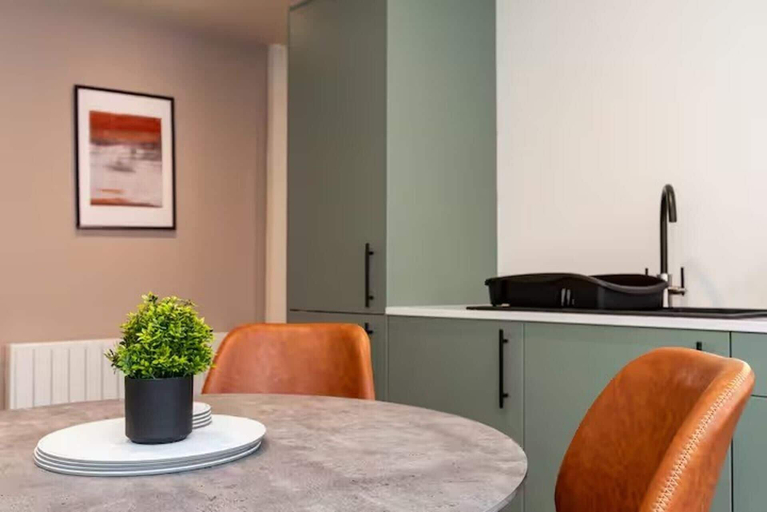 Dining 5, Den 5 - Modern Studio Close to Lcfc Stadium, Leicester