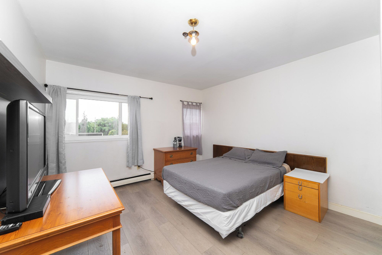 Room 3, Turf Hotel, Greater Vancouver