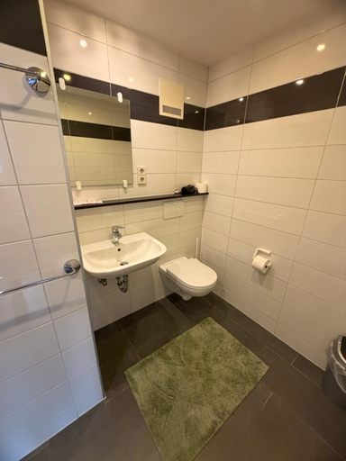 Bathroom 4, Brenzhotel Heidenheim, Heidenheim