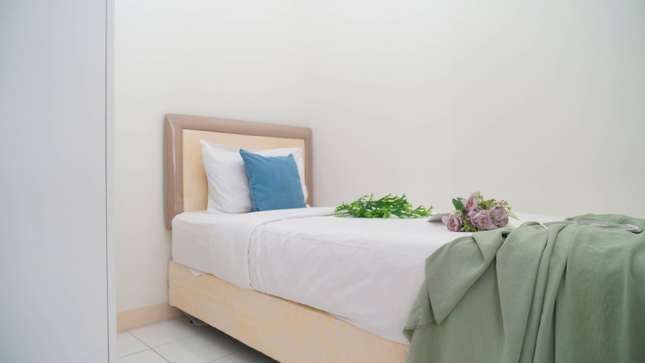 Interior 2, White Tone 2Br At Podomoro Golf View Apartment, Bogor