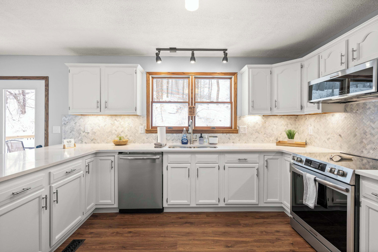 Private kitchen 4, Legacy Farm Retreat Cozy Stay, Boone