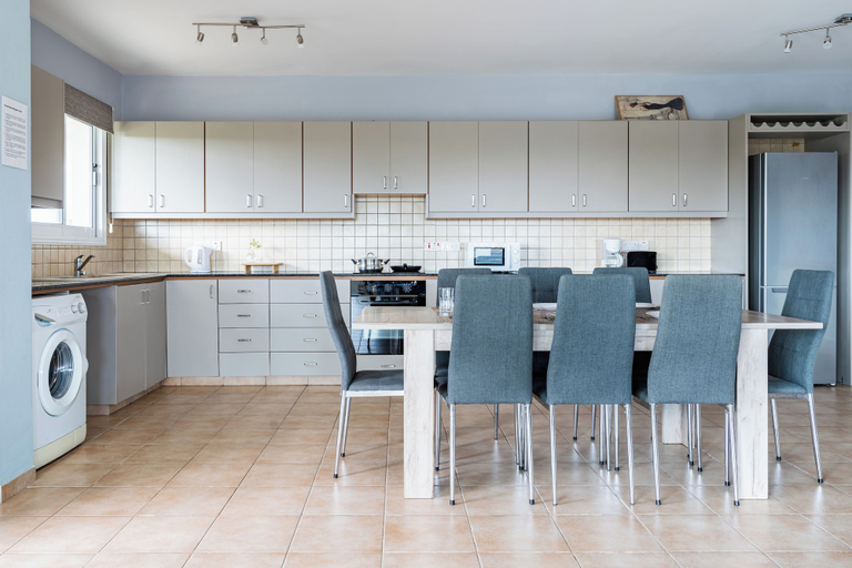 Dining room 2, Melograno 2-BR Apt. & Terrace in Larnaca, Larnaca