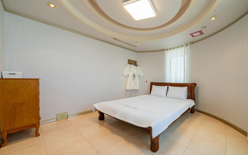 Bedroom 2, Jumunjin Hotel, Gangneung