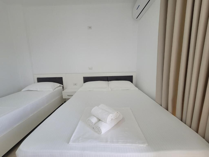 Room 2, Black Pearl Hotel, Sarandës