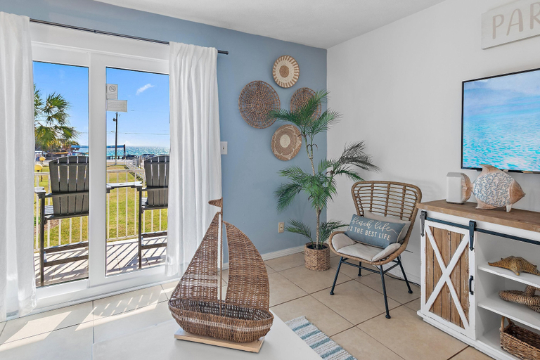 Living area 4, Tradewinds Condominium #28- At the Beach!, Walton