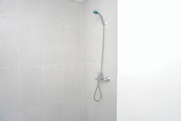 Bathroom 4, Charming 1Br Apartment Lrt City Sentul - Royal Sentul Park, Bogor