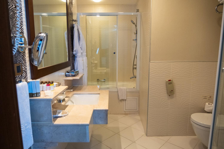 Bathroom 5, Eser Premium Hotel & SPA, Büyükçekmece