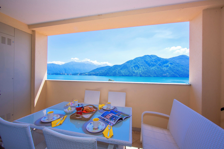 Others 4, Como Lake Modern apartment Ulivi, Como