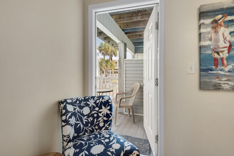 Others 5, Labahia 123, Escambia