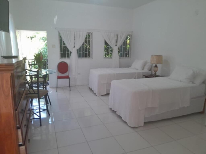 Room 3, Coco Gardens
