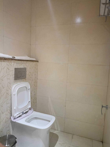 Bathroom 2, WORMWOOD SYNERGY 7 N SEA, Puri