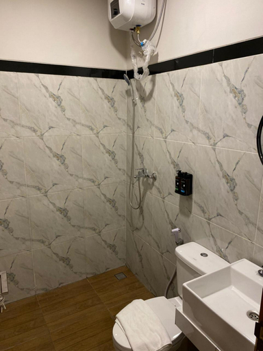 Bathroom 5, Amirah Syariah Guest House, Lumajang