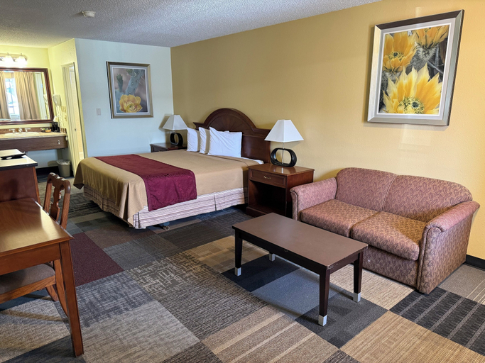 Bedroom 2, Thunderbird Motel, Elko