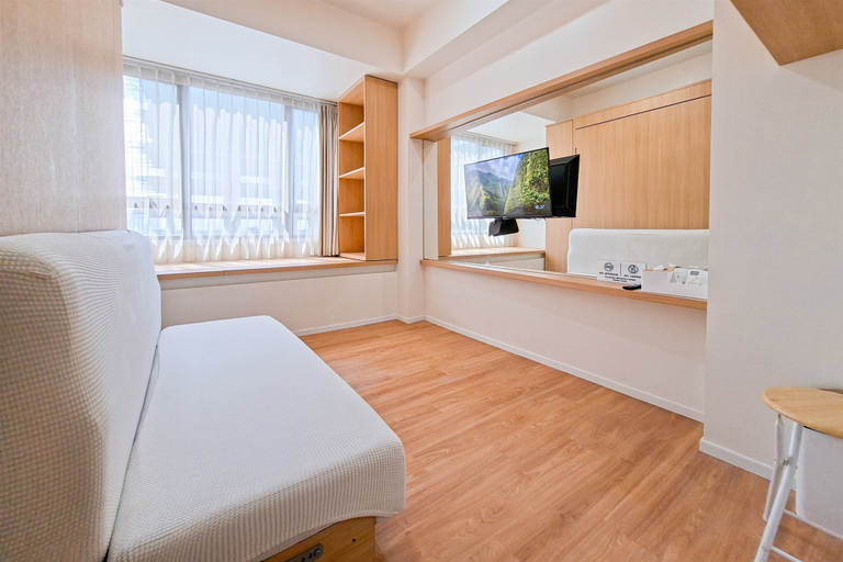 Interior 4, Comfortable And Relaxing Living In Studio At Apartment Collins Boulevard, Tangerang