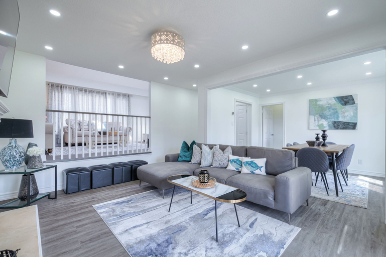 Living area 3, Bright and Specious Villa in Scarborough, Toronto