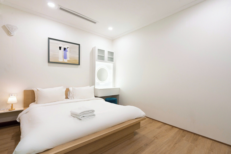 Room 4, LANCASTER Premier Residence, District 1