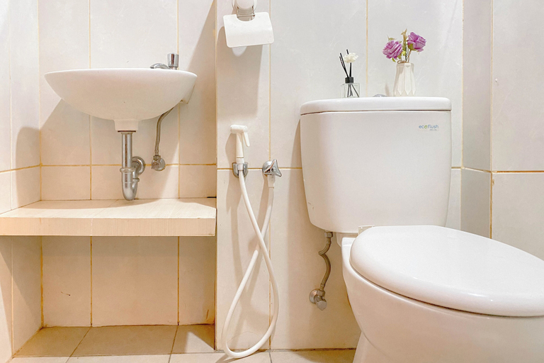 Bathroom 3, Cozy And Good Living 1Br At Grand Kamala Lagoon Apartment, Bekasi