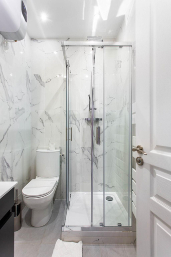 Bathroom 5, Magnificent apartment - 1BR/4P - Picpus, Paris