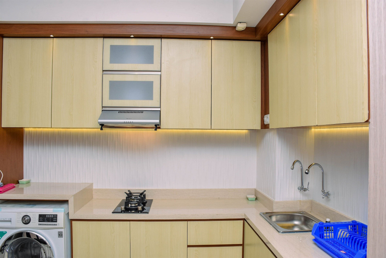 Interior 5, Spacious And Cozy 2Br Grand Kamala Lagoon Apartment, Bekasi