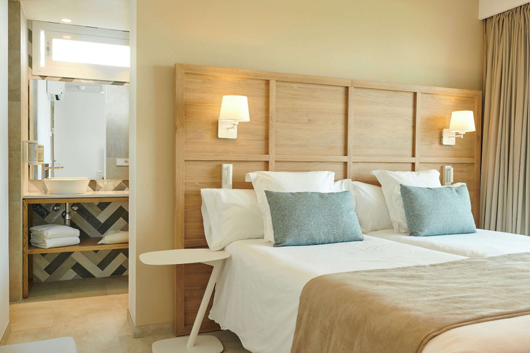 Bedroom 3, Iberostar Waves Cala Domingos -All Inclusive, Baleares