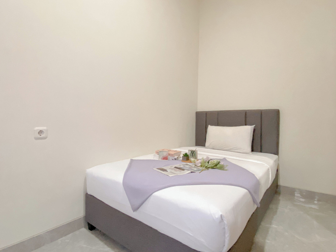 Interior 5, Nice And Cozy Studio (No Kitchen) At Celebrity Mansion, Bekasi