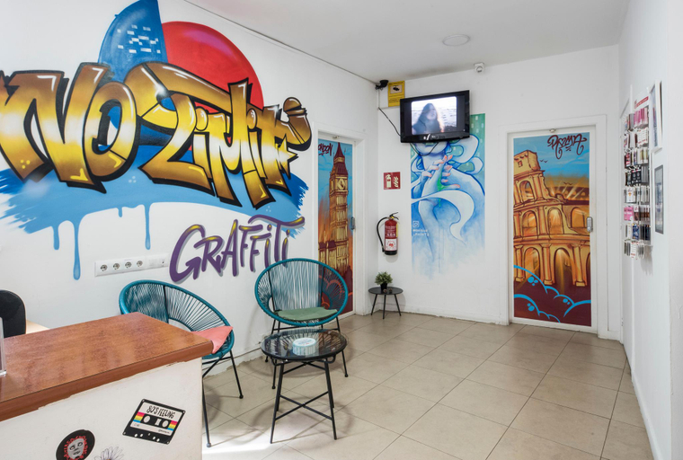 Others 4, No Limit Hostel Graffiti, Barcelona