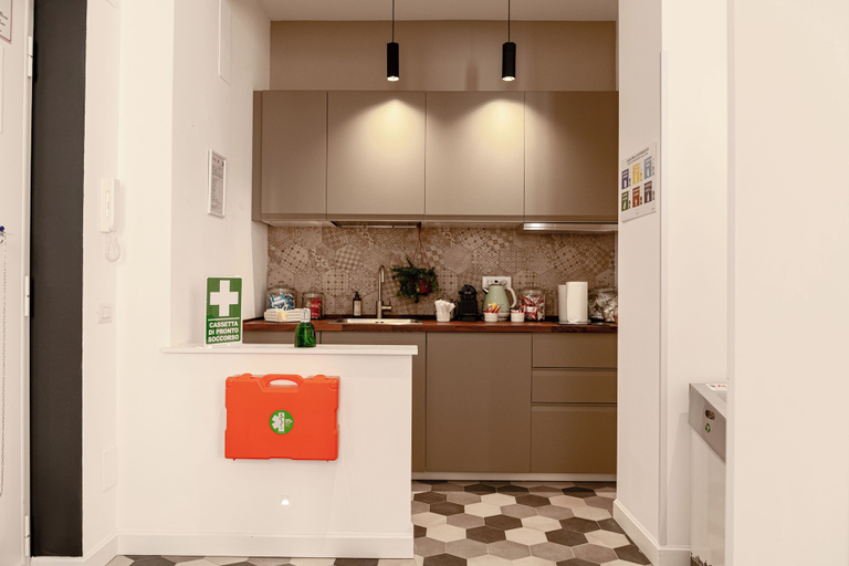 Private kitchen, Flora Guest House, Roma