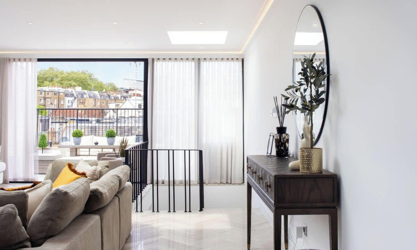 Others 3, 1 Min Walk to Harrods Knightsbridge Duplex, London