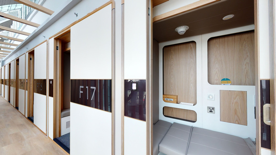 Bedroom 3, Sleepover Terminal 3, Concourse B – formerly sleep ‘n fly, Dubai