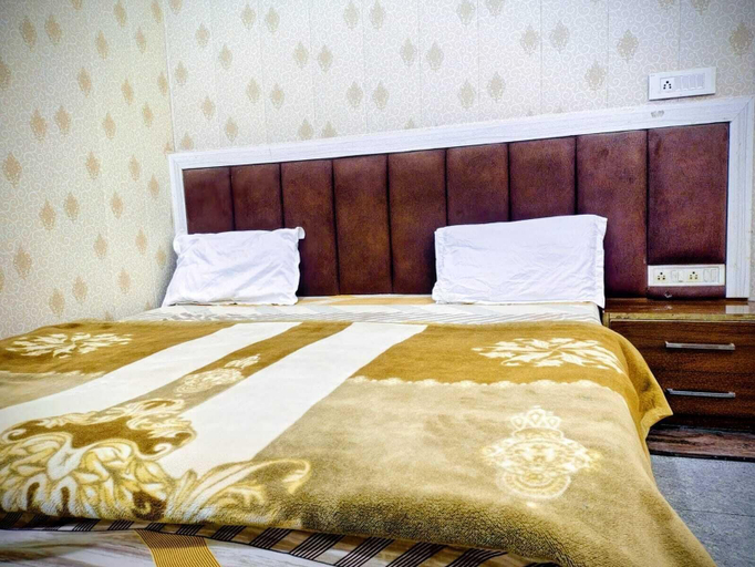 Room 3, radhika comfort stay, Mathura