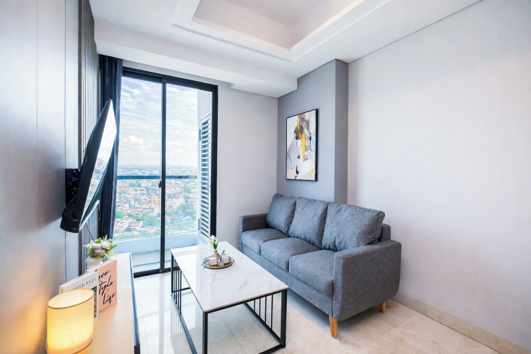 Living room 4, White Tone 2Br With City View At Capitol Suites Apartment, Jakarta Pusat