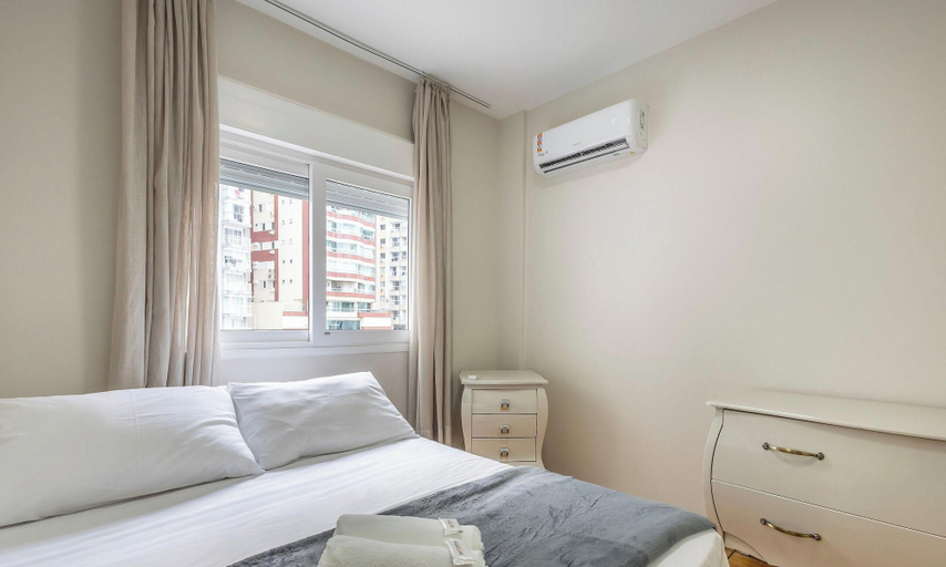 Room 3, 3-bedroom Apt on the BC Waterfront - Egb0052