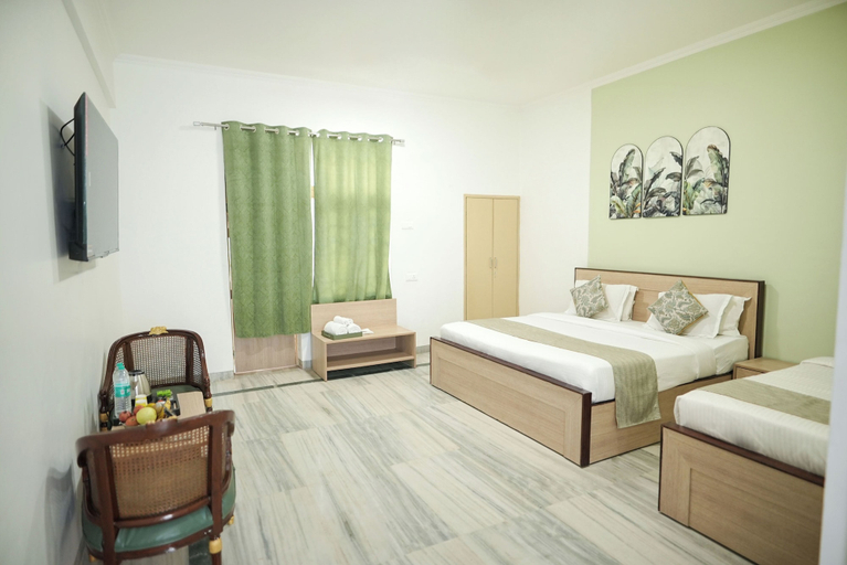 Room 4, Shri Thakur Ji Niketan Near ISKCON, Mathura