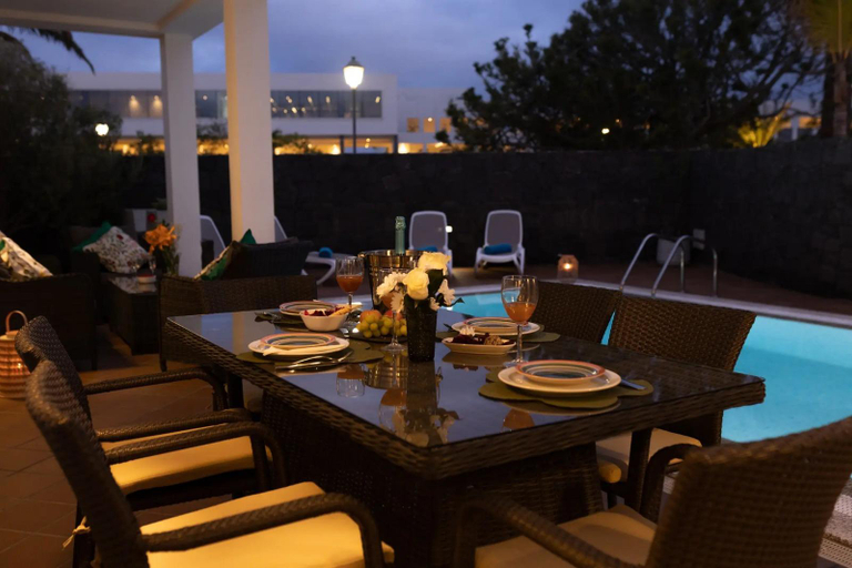 Food & Drinks 4, Villas Mamma Mia A pool heat Private, Las Palmas