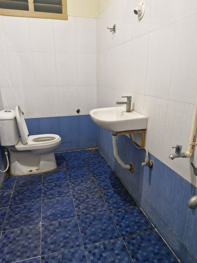Bathroom 5, Sri Meenakshi Residency, Tiruvannamalai