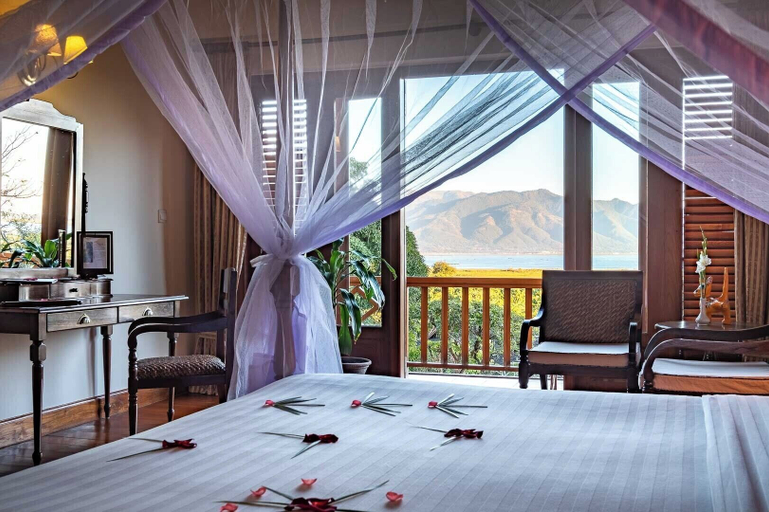 Bedroom 3, Inle Lake View Resort & Spa, Taunggye