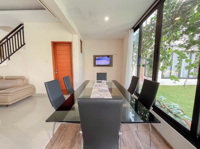 Dining room, Spacious And Homey 3Br At Villa Casa De Uli, Badung