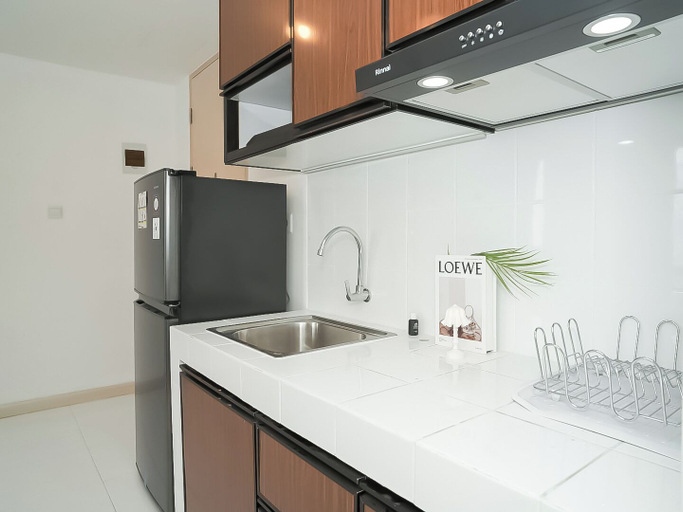 Private kitchen 2, Tranquil 1Br Near Tokyo Hub At Tokyo Riverside Pik 2 Apartment, Tangerang